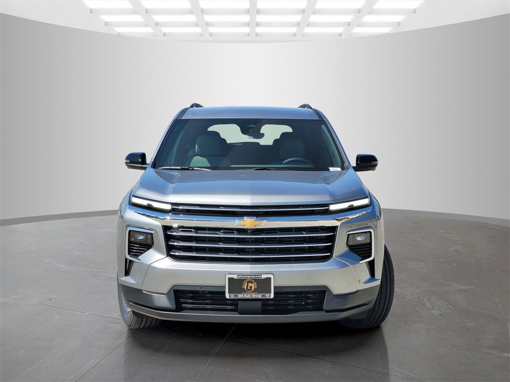 2026 Chevrolet Traverse photo 2
