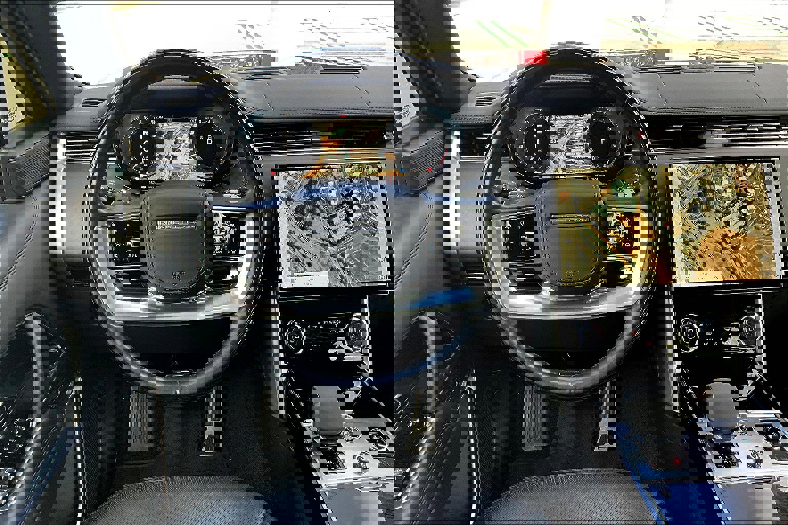 2023 Land Rover Range Rover SE photo 4