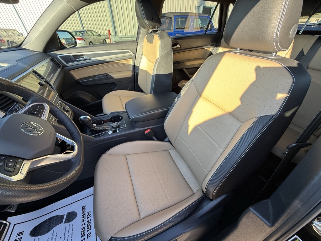 2021 Volkswagen Atlas Cross Sport V6 SE Technology R-Line photo 15