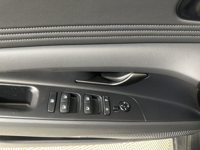 2025 Hyundai Elantra SEL Sport photo 10