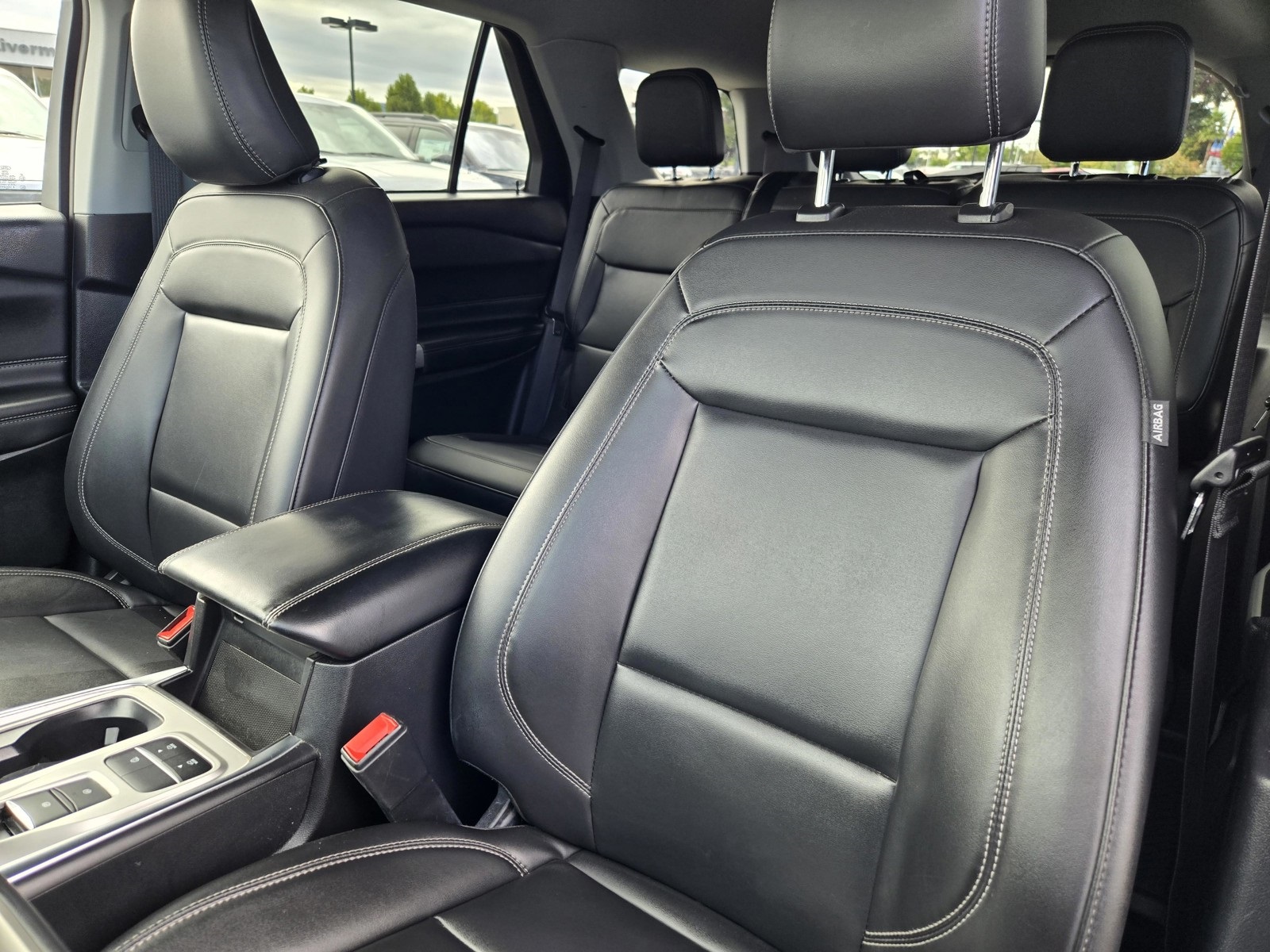 2022 Ford Explorer XLT photo 21