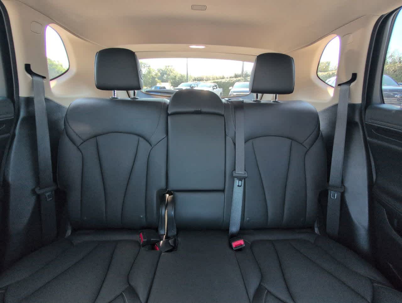 2018 Buick Envision Essence photo 3