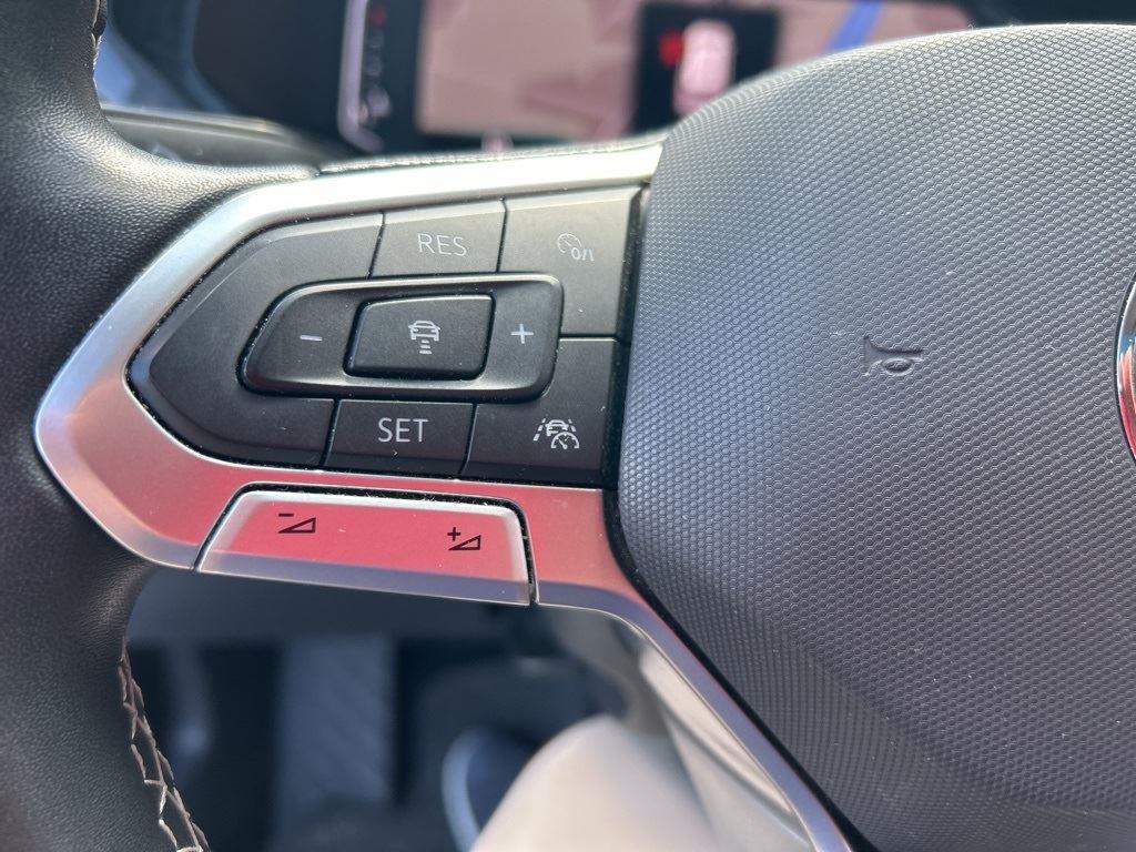 2022 Volkswagen Taos SEL photo 8