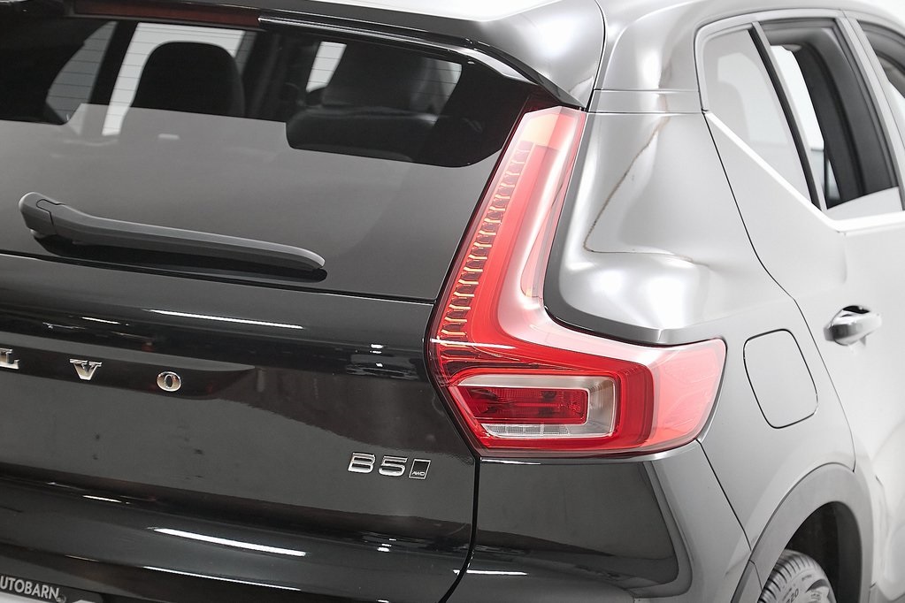 2024 VOLVO XC40 - Image 8