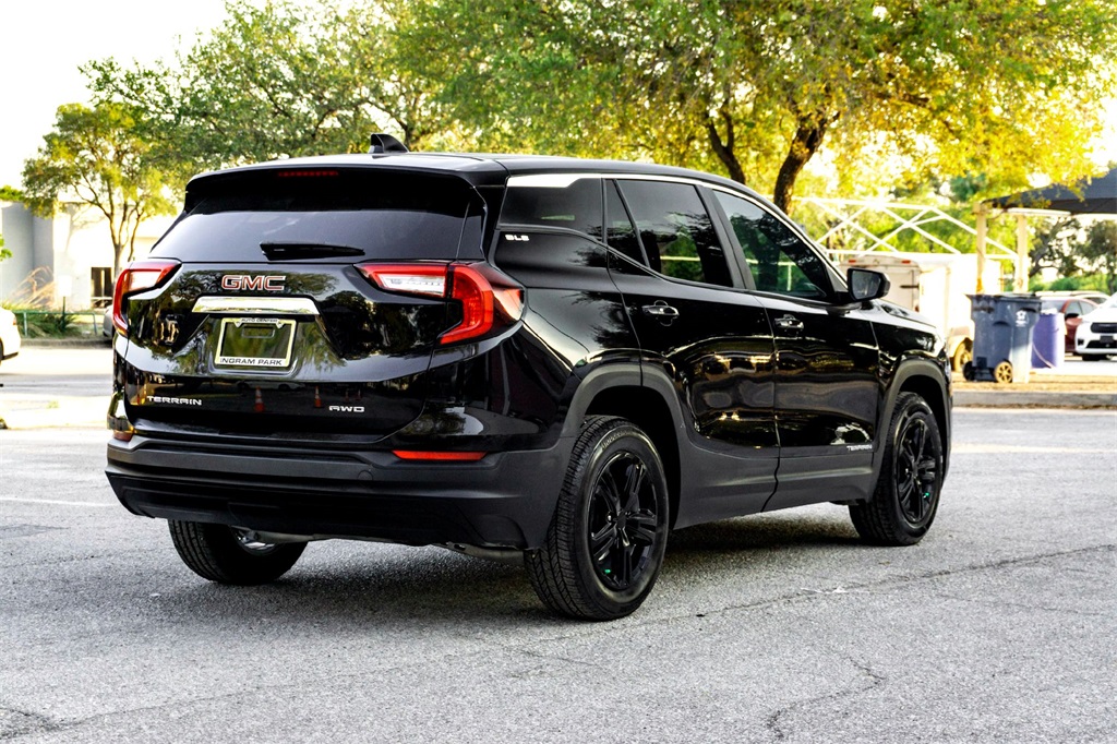 2024 Gmc Terrain SLE photo 4