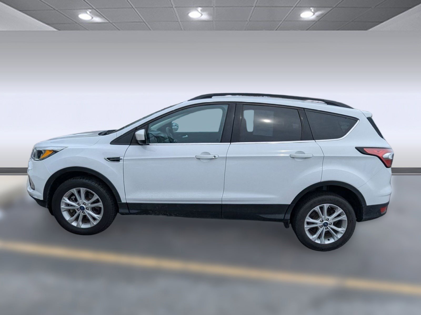 Used 2018 Ford Escape SE with VIN 1FMCU9GD3JUC91050 for sale in Mishawaka, IN