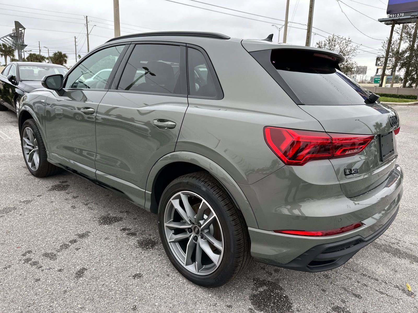 2025 Audi Q3 45 TFSI S line Premium photo 6