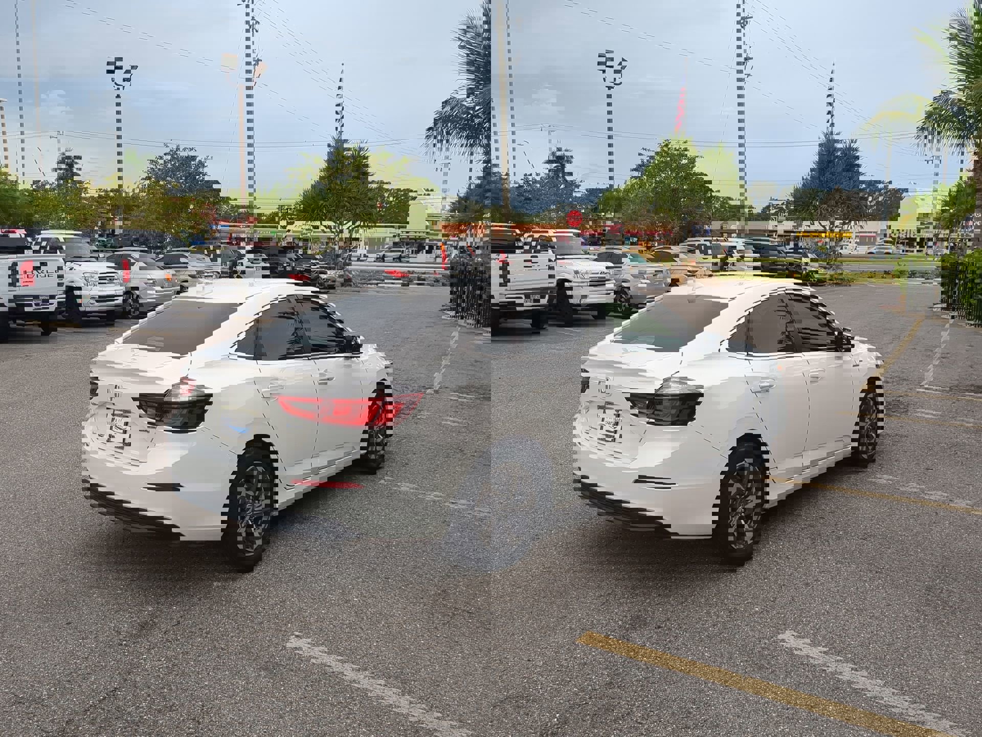 2019 Honda Insight EX photo 4