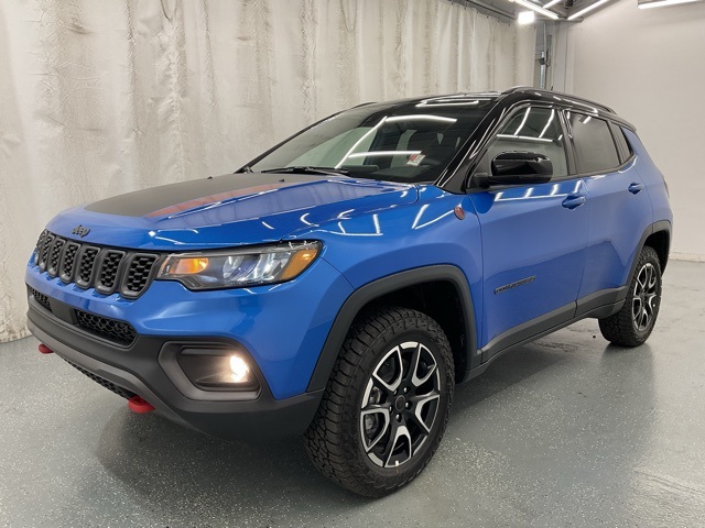 2026 Jeep Compass Trailhawk photo 4