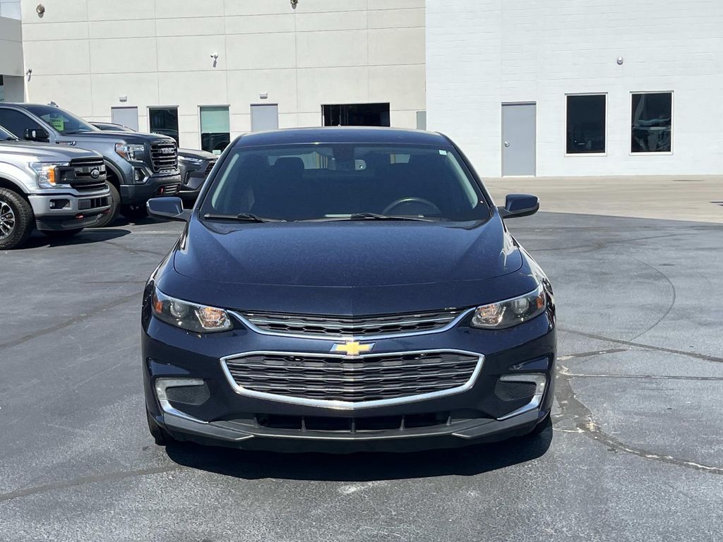 2016 Chevrolet Malibu 1LT photo 2
