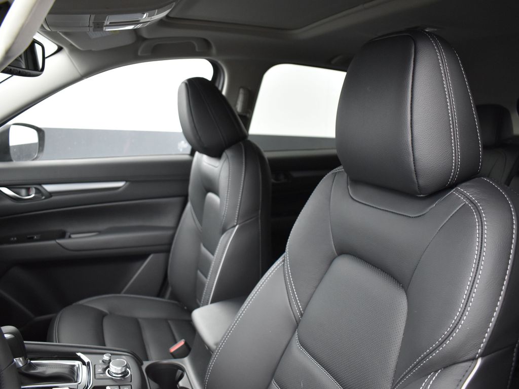 2025 Mazda CX-5 2.5 S Preferred photo 9
