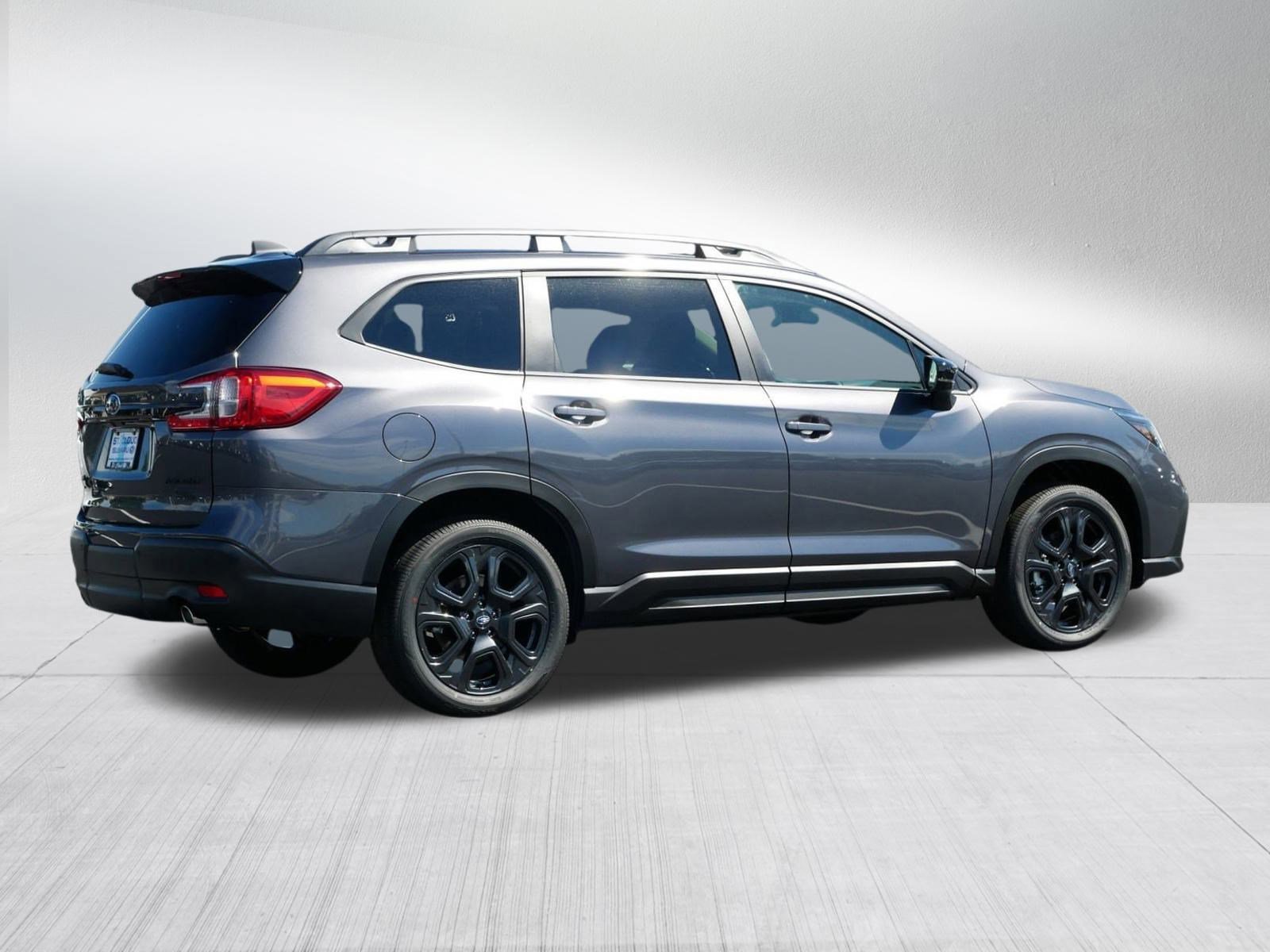 2025 Subaru Ascent Onyx Edition photo 3