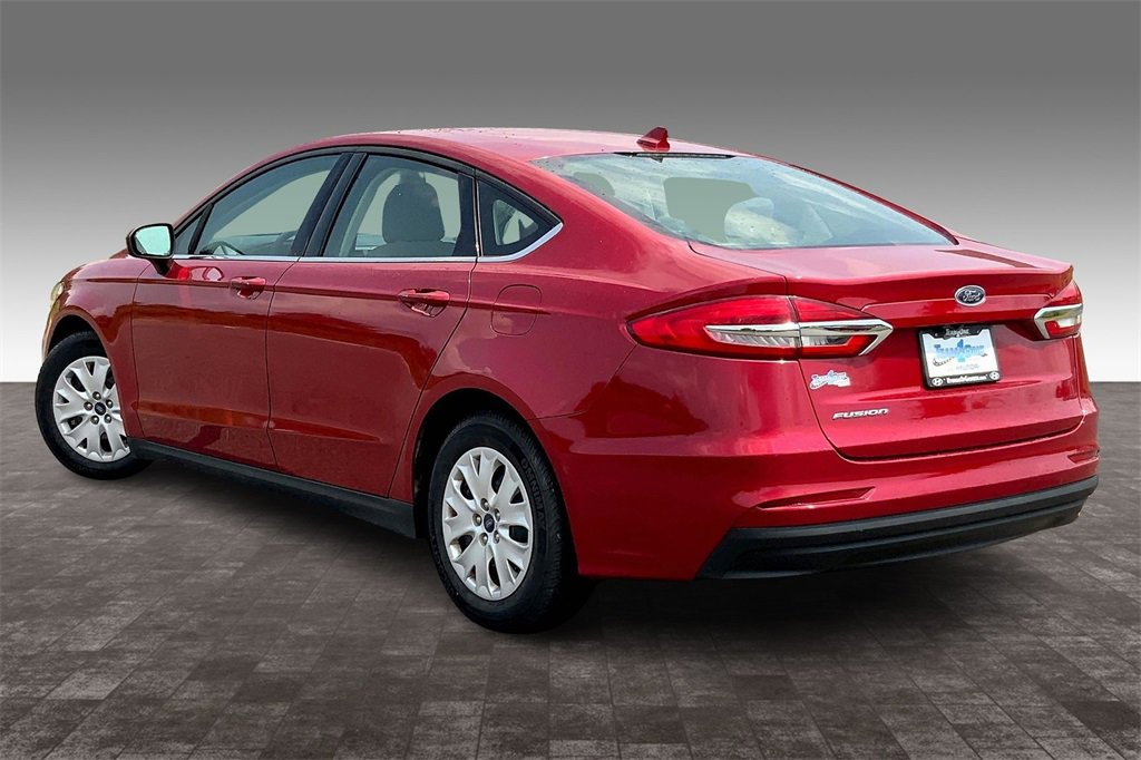 2020 Ford Fusion S photo 8