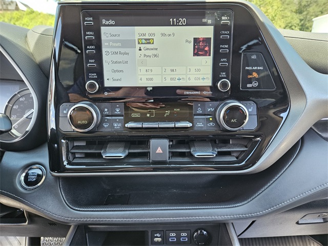 2022 Toyota Highlander XLE photo 20