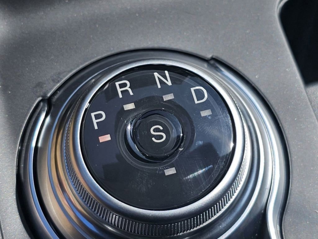 2024 Ford Edge SE photo 2