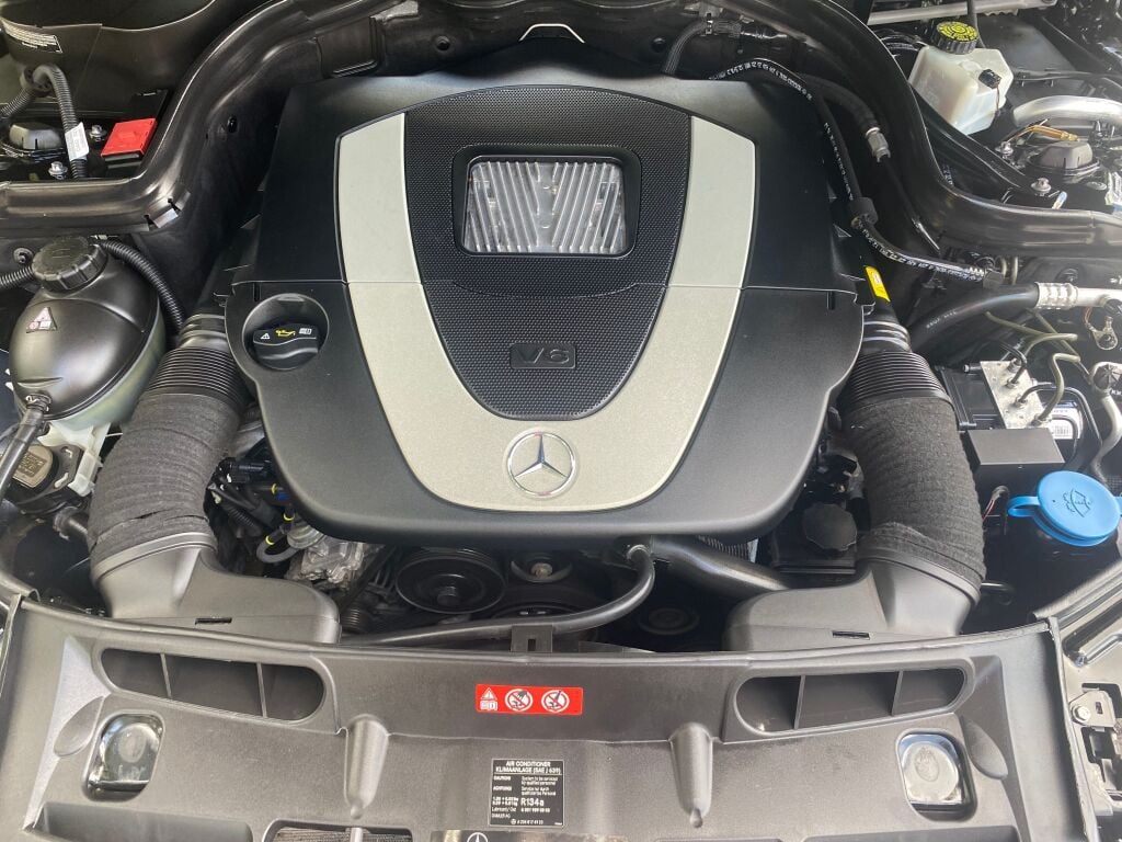2012 Mercedes Benz C 300 Sport photo 21