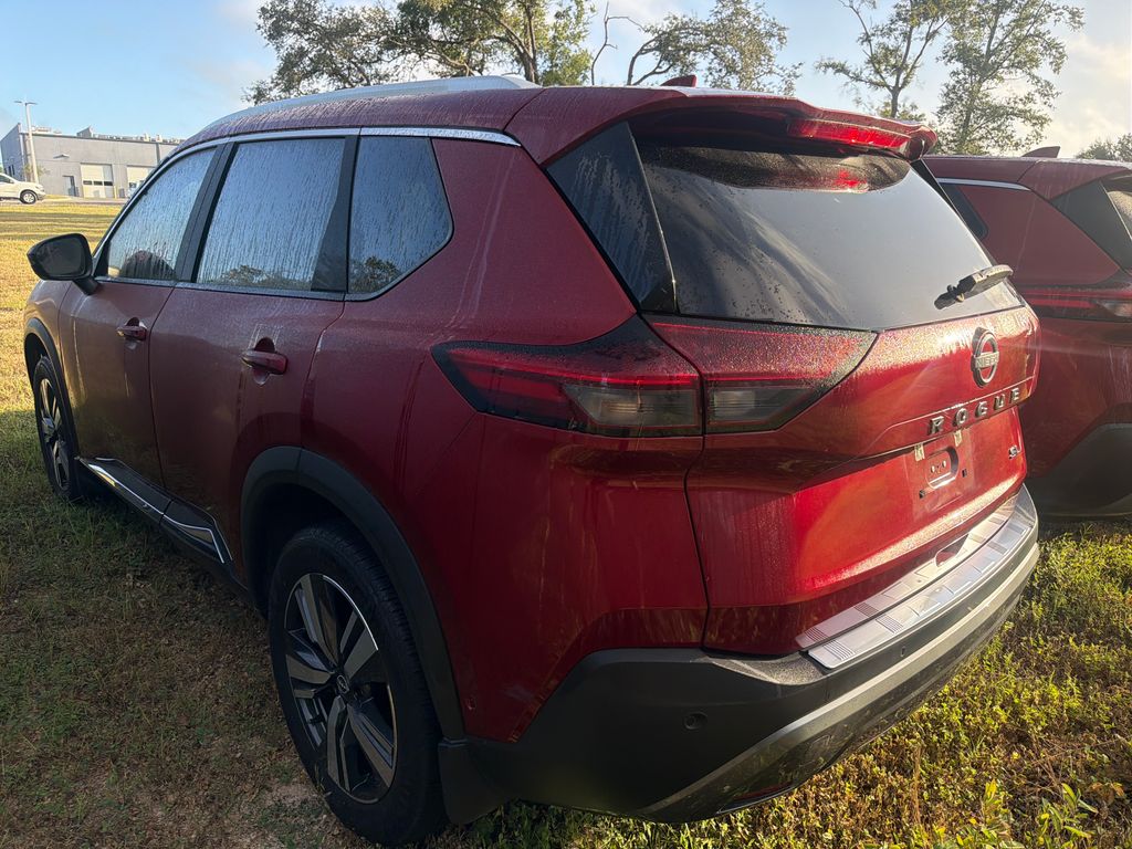 2023 Nissan Rogue SL photo 3