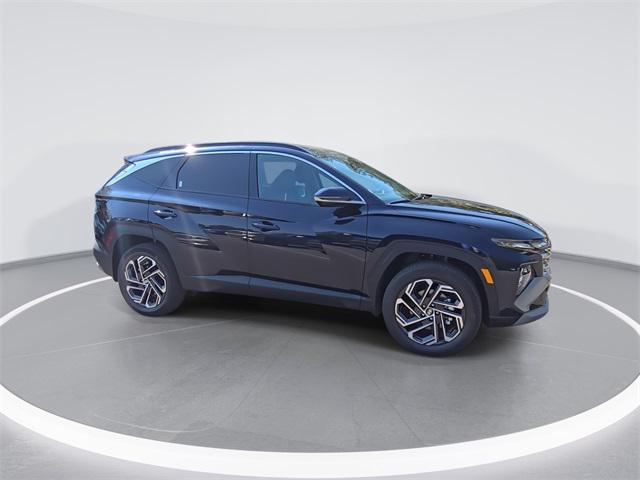2025 Hyundai Tucson Hybrid Limited photo 2