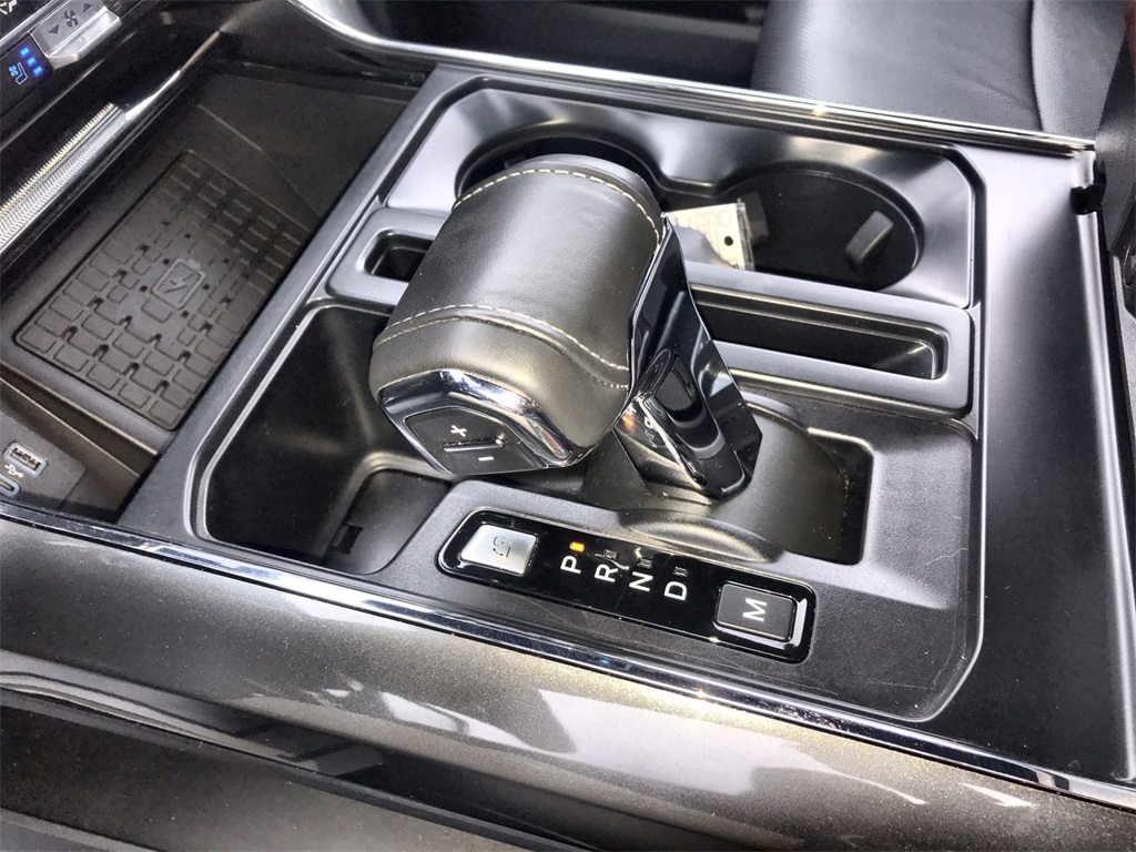 2023 Ford F-150 Lariat photo 20