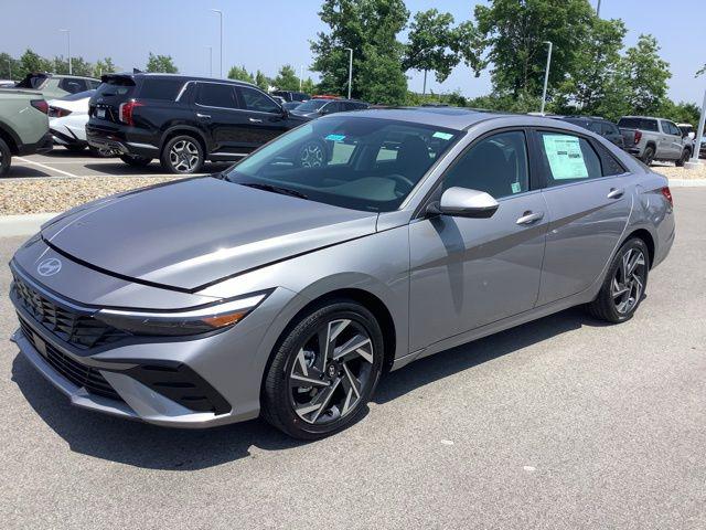 2025 Hyundai Elantra Hybrid Limited photo 2