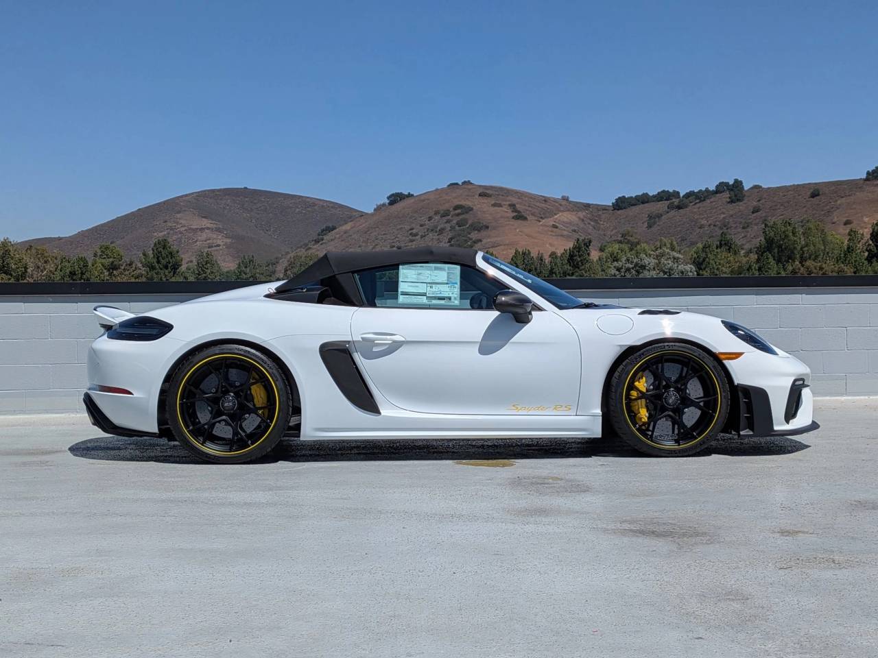 2025 Porsche Boxster Spyder photo 8