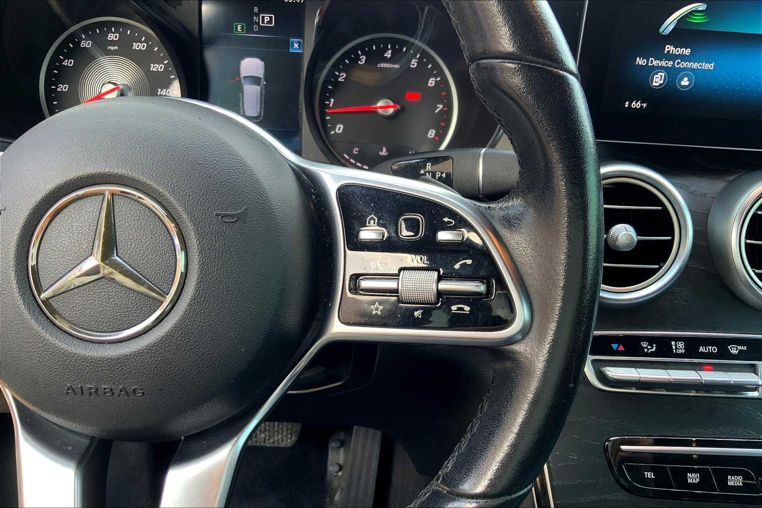 2020 Mercedes Benz GLC 300 photo 17