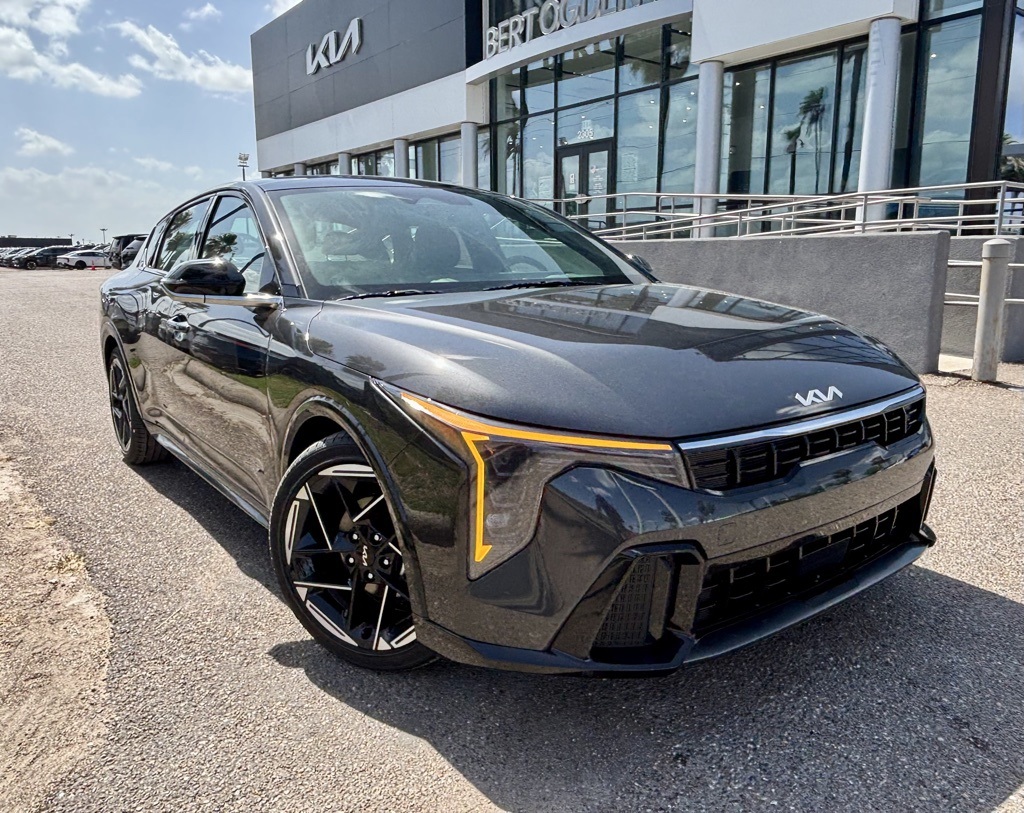 2025 Kia K4 GT-Line's photo