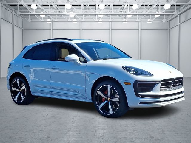 2024 Porsche Macan S photo 3