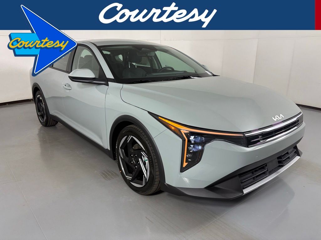 2025 Kia K4 EX's photo