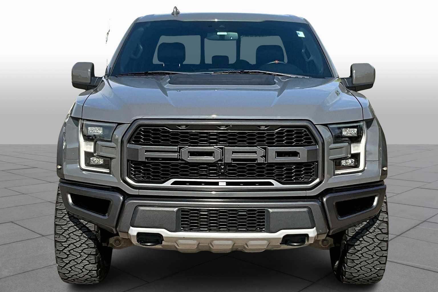 2020 Ford F-150 Raptor photo 3