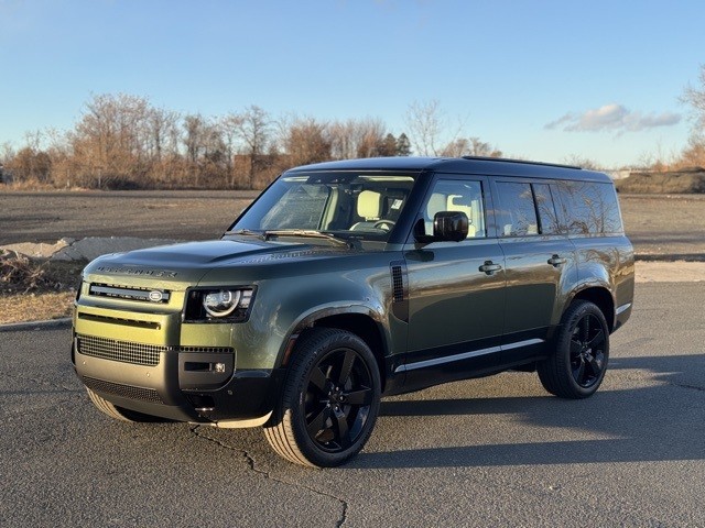 New 2026 Land Rover Defender 130 X-Dynamic SE 4D Sport Utility in