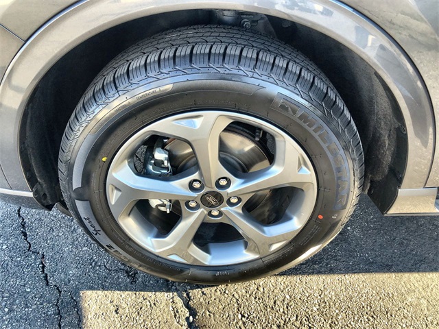 2024 Ford Escape ST-Line photo 2