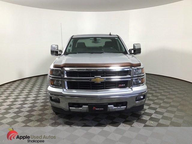 2015 Chevrolet Silverado 1500 LT photo 2
