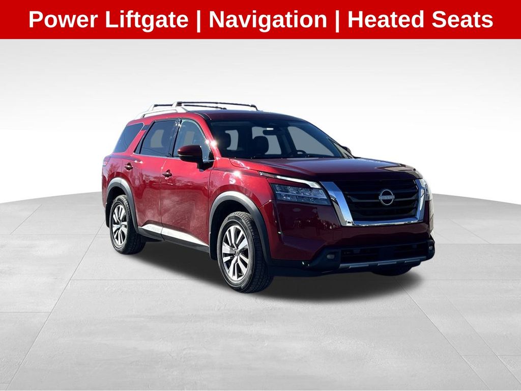 2023 Nissan Pathfinder SL's photo