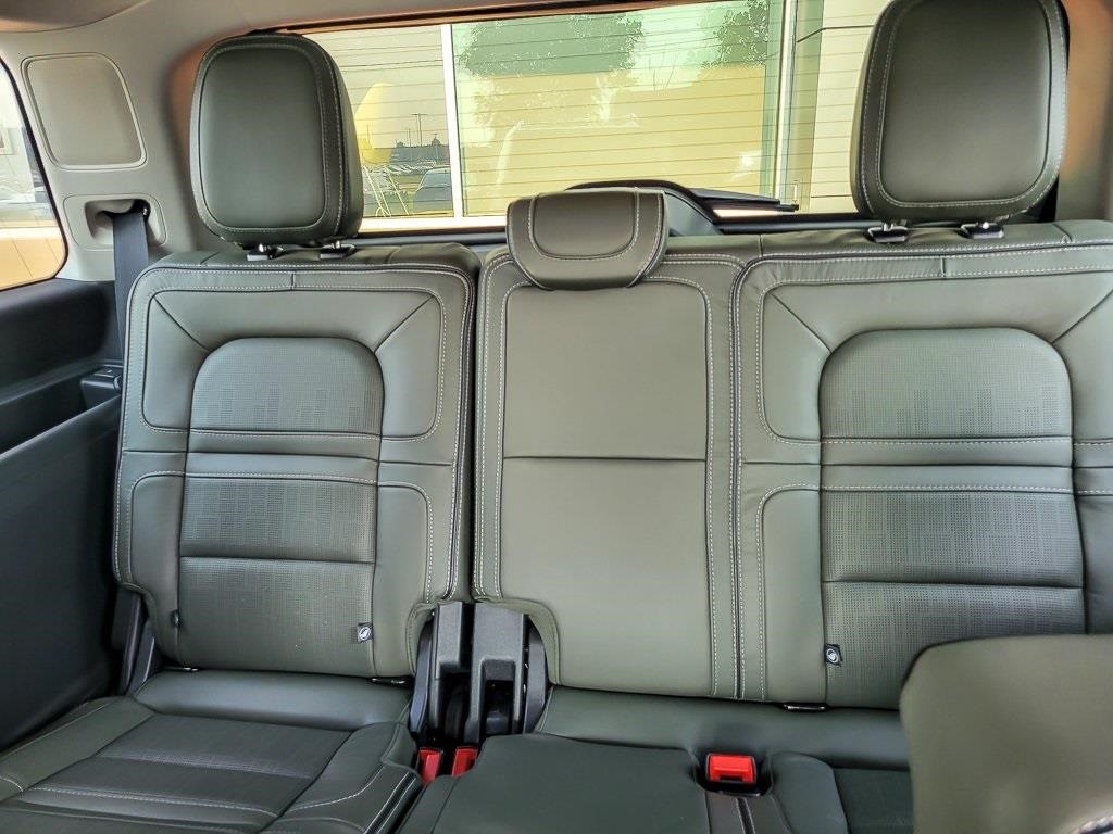 2022 Lincoln Navigator Black Label photo 11