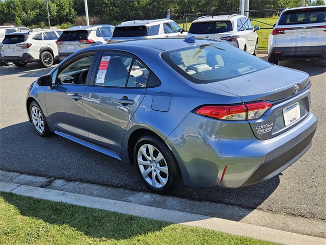 2025 Toyota Corolla LE photo 9