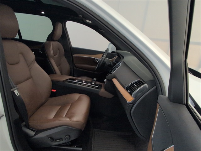 2024 Volvo XC90 Plus photo 15