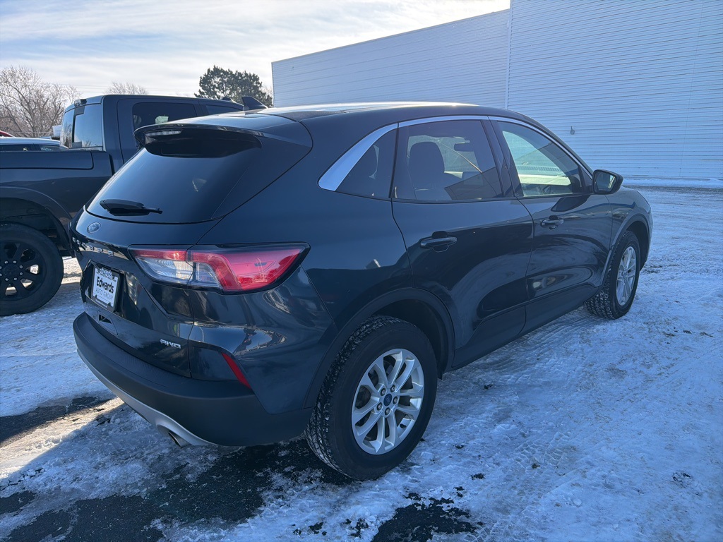 2022 Ford Escape SE photo 3