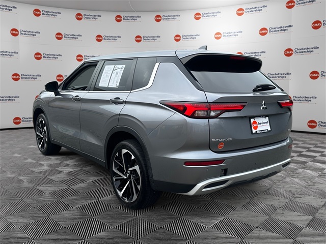 2023 Mitsubishi Outlander SE S-AWC photo 3