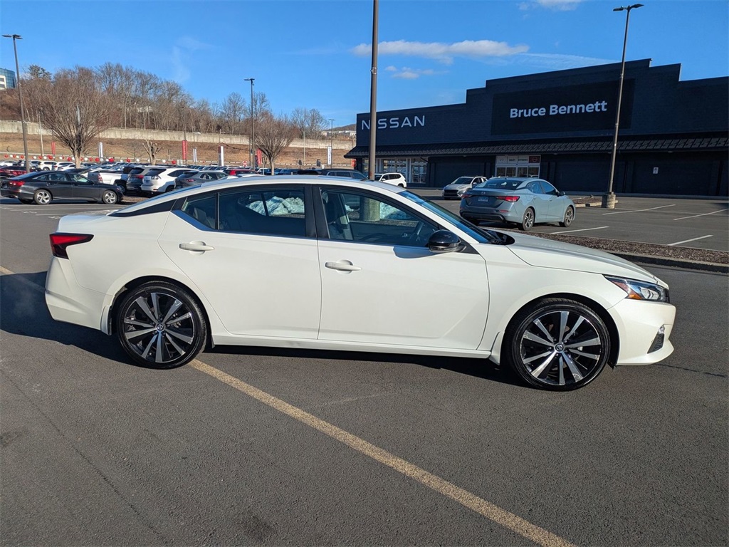 2021 Nissan Altima 2.5 SR photo 2