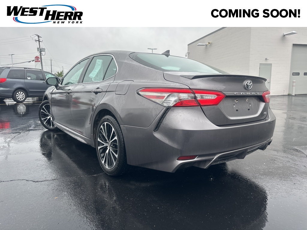 2019 Toyota Camry SE XLE photo 4