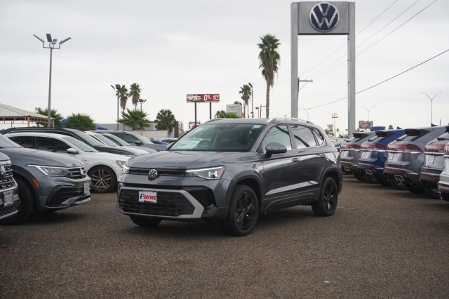 2026 Volkswagen Taos SE's photo