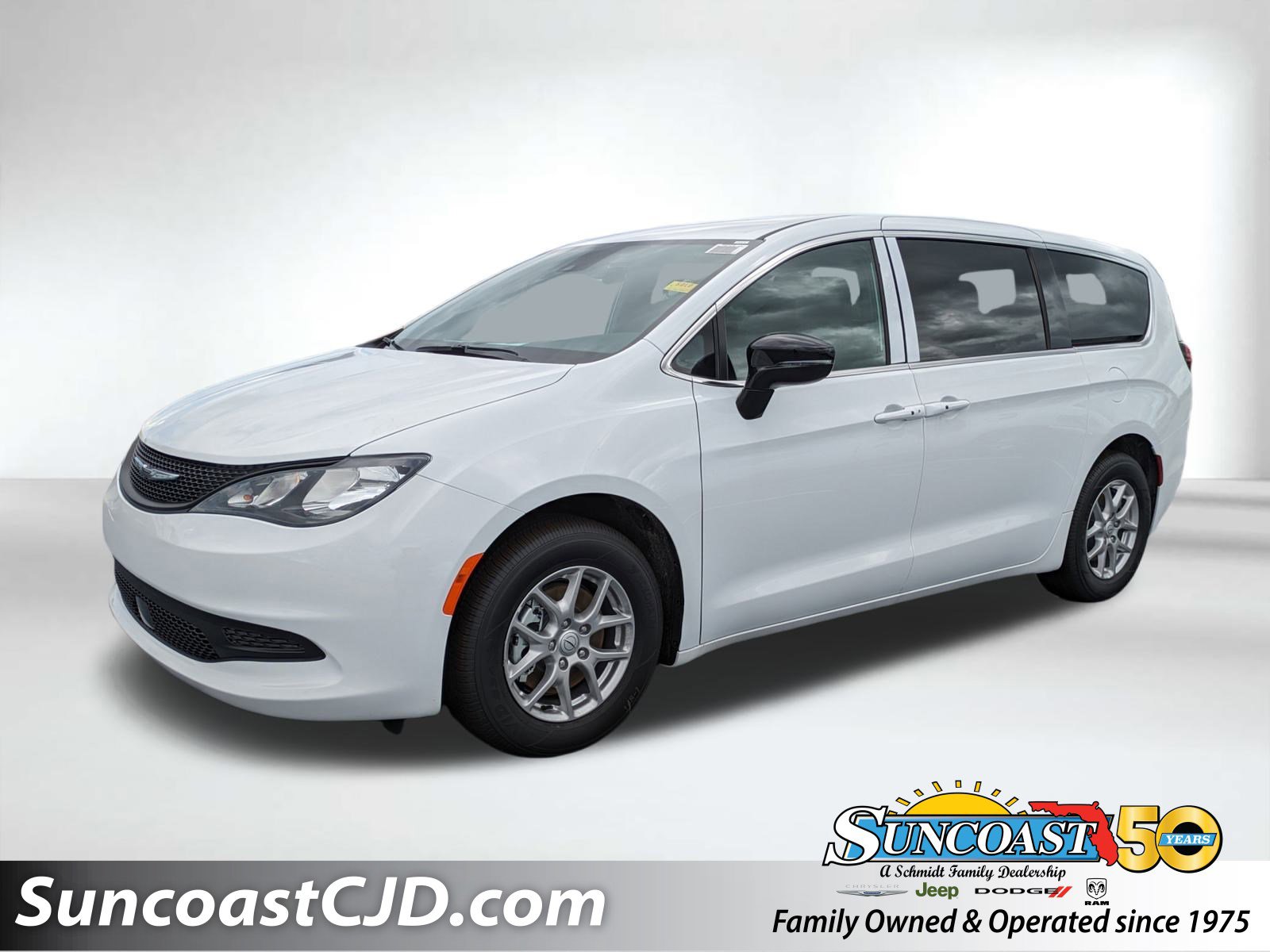 2026 Chrysler Voyager LX's photo