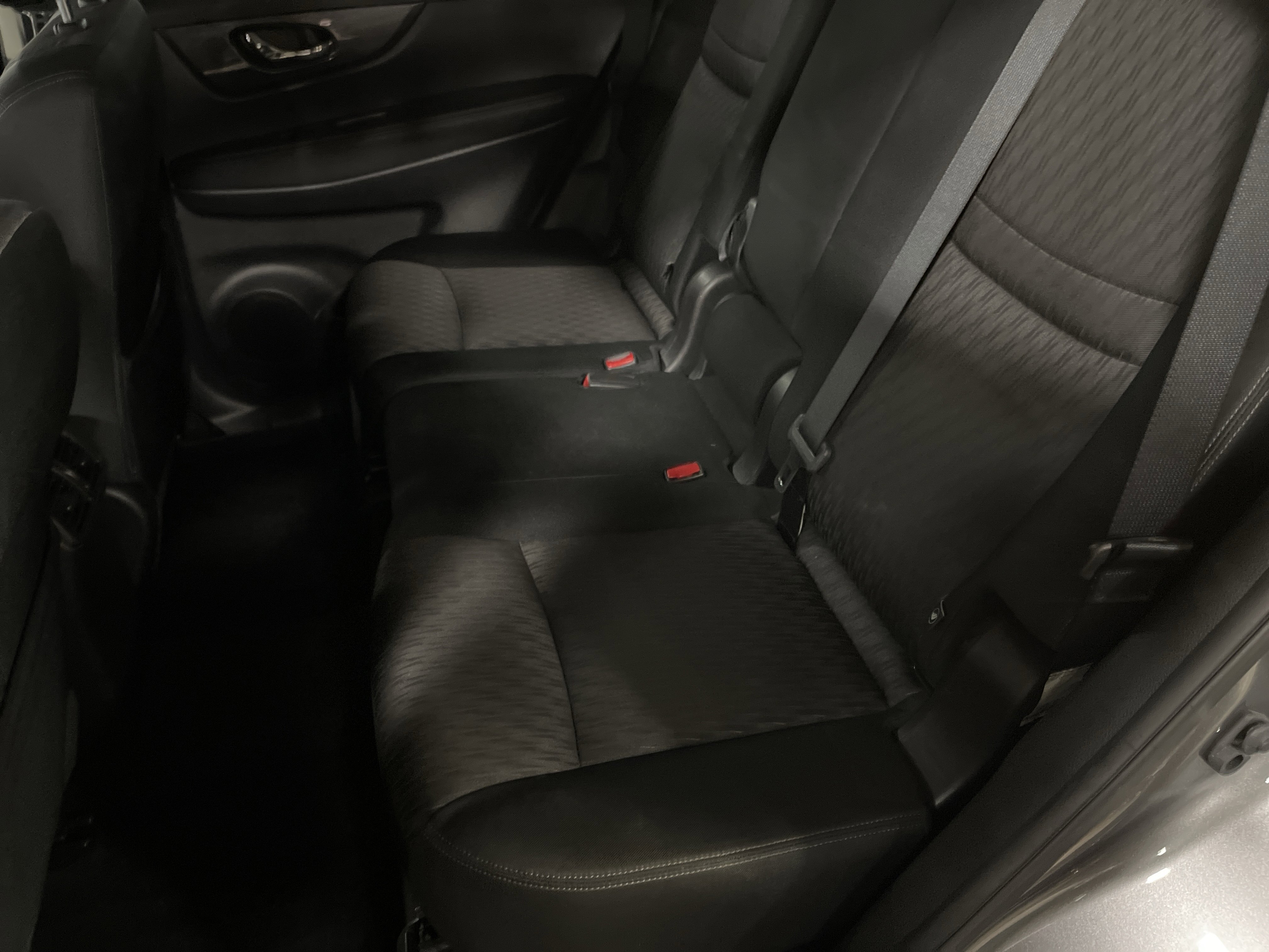 2020 Nissan Rogue SV photo 4