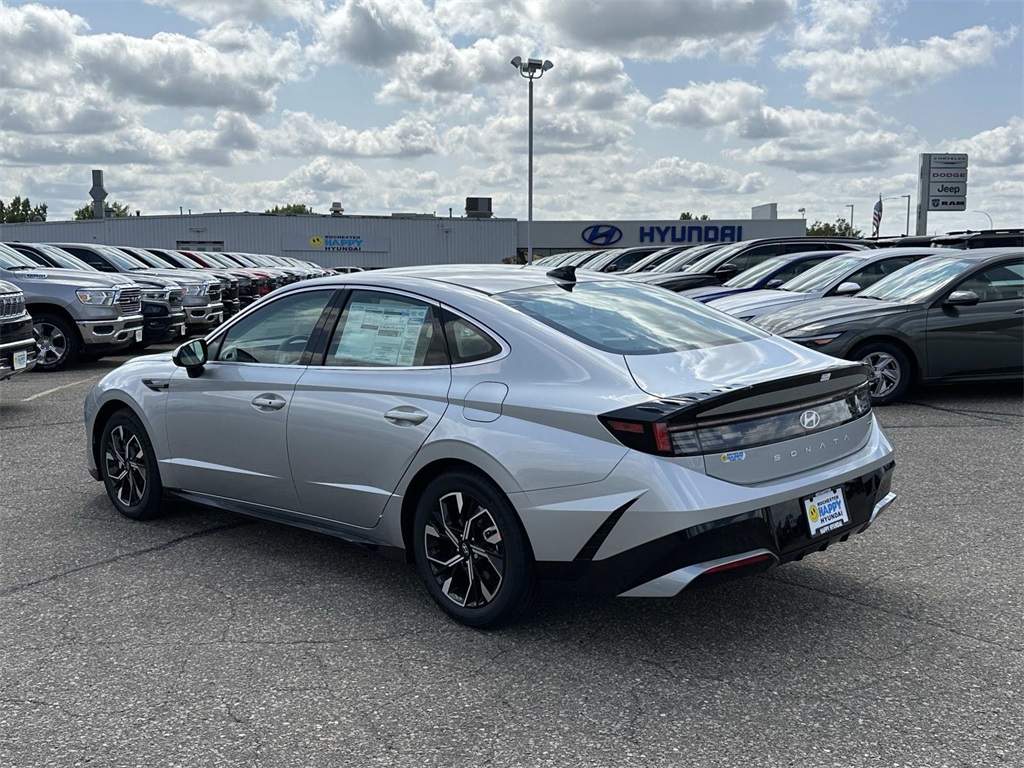 Used 2024 Hyundai Sonata SEL with VIN KMHL64JA6RA424795 for sale in Rochester, Minnesota