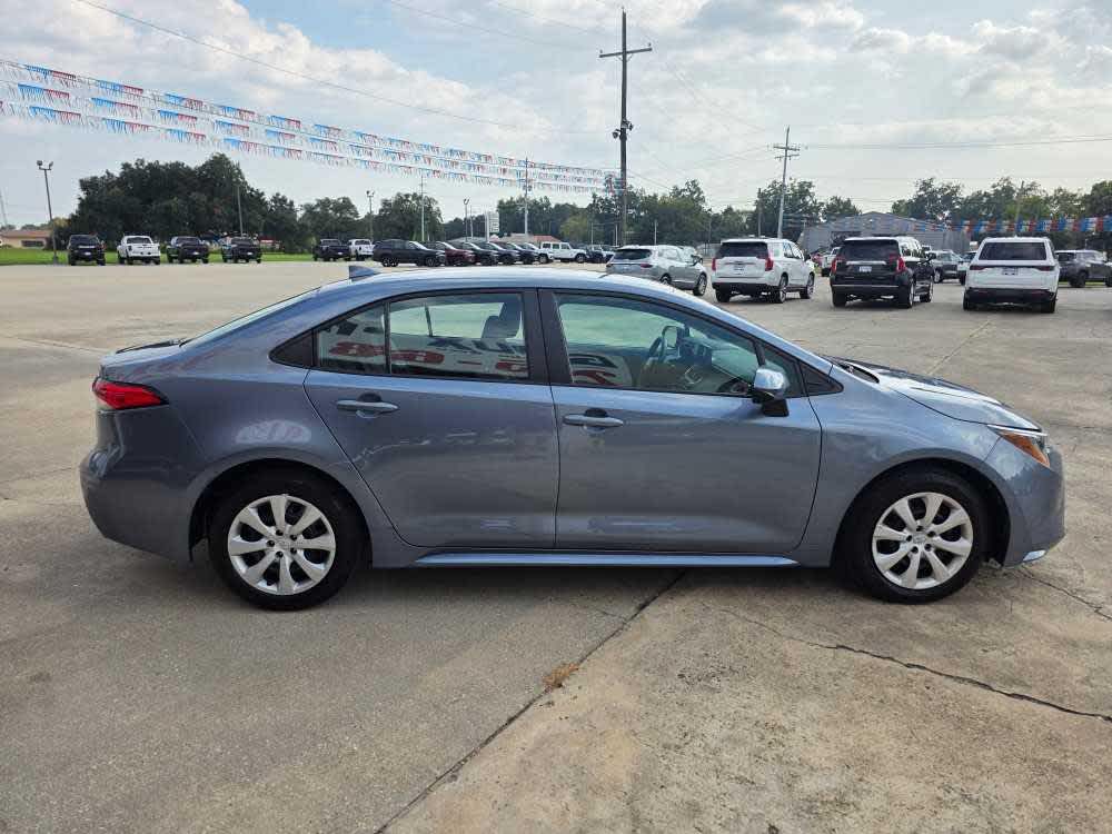 2024 Toyota Corolla LE photo 6