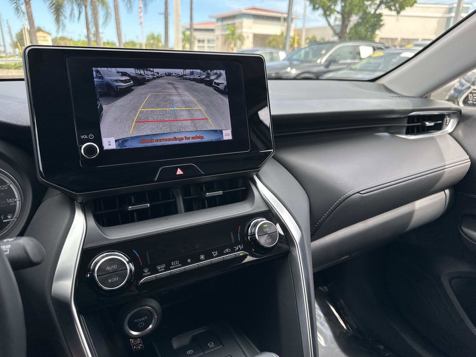 2023 Toyota Venza LE photo 26