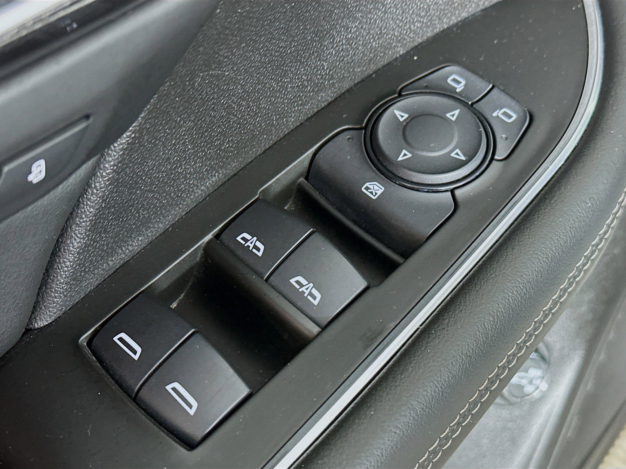 2023 Buick Envision Essence photo 17