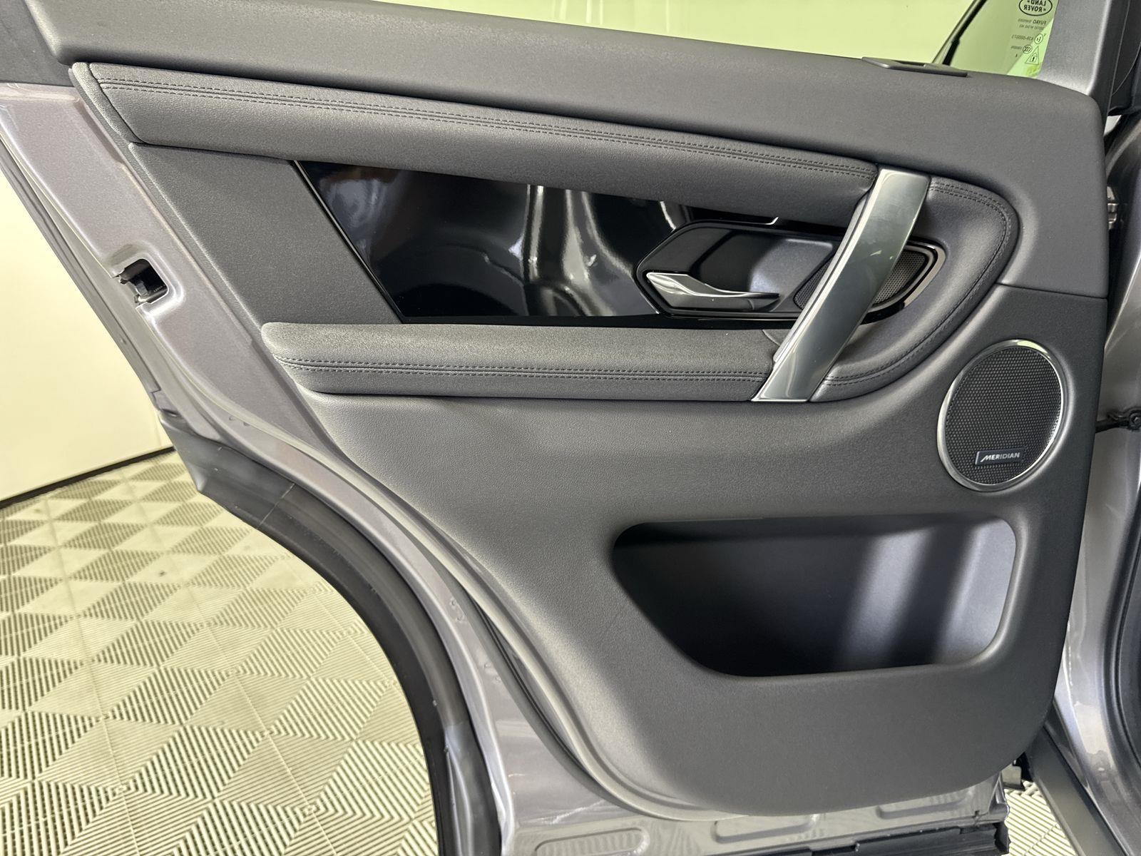 2025 Land Rover Discovery Sport S photo 24