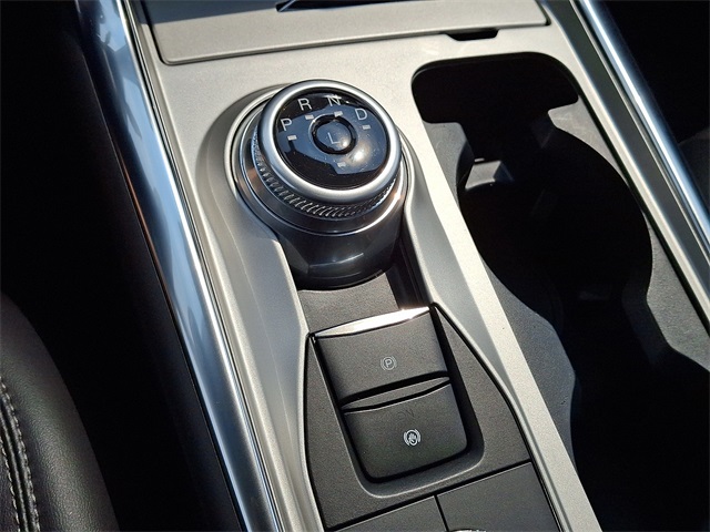 2023 Ford Explorer XLT photo 13